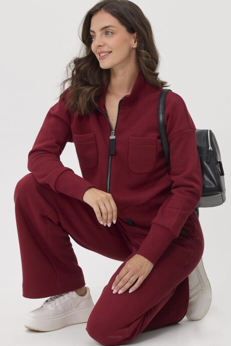 Bordowe spodnie dresowe z szeroką nogawką