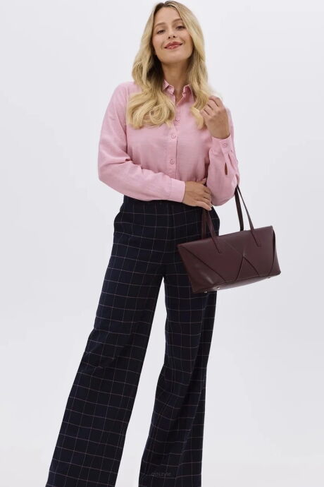 Spodnie w kant z szeroką nogawką w kratę